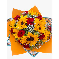 ramo de 10 rosas  8 girasoles